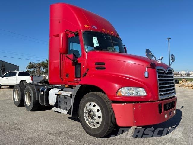 Mack CXU613 Trekkvogner