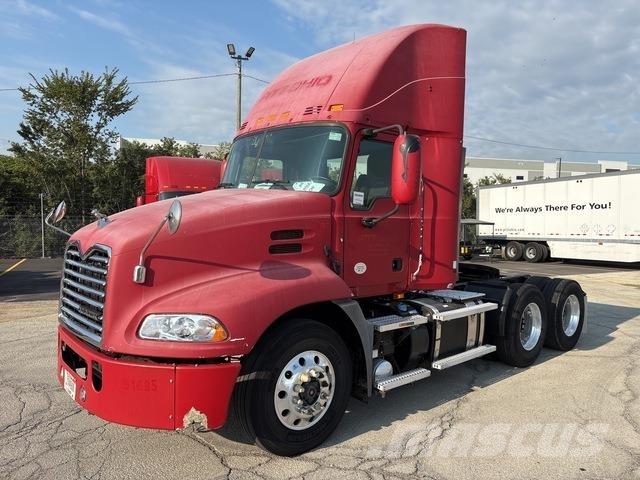 Mack CXU613 Trekkvogner