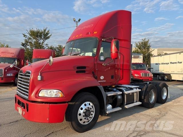 Mack CXU613 Trekkvogner