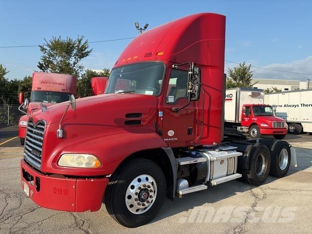 Mack CXU613 Trekkvogner