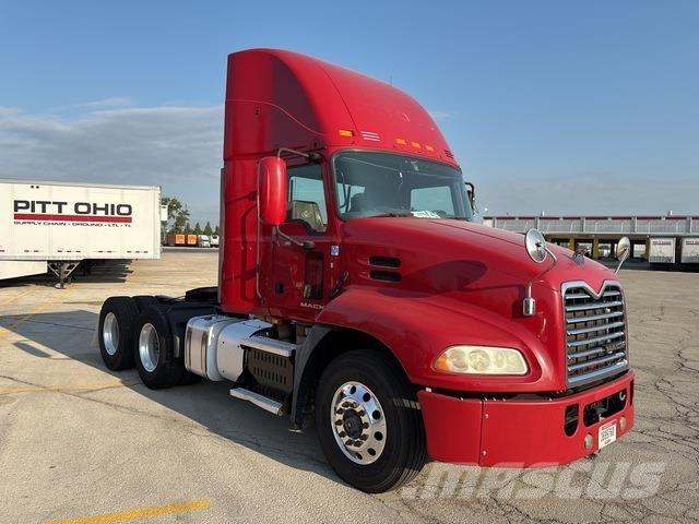 Mack CXU613 Trekkvogner