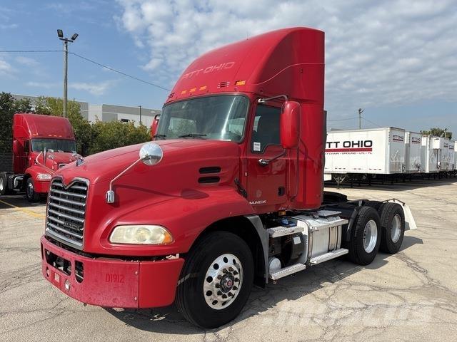 Mack CXU613 Trekkvogner