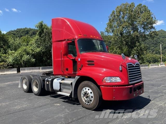 Mack CXU613 Trekkvogner
