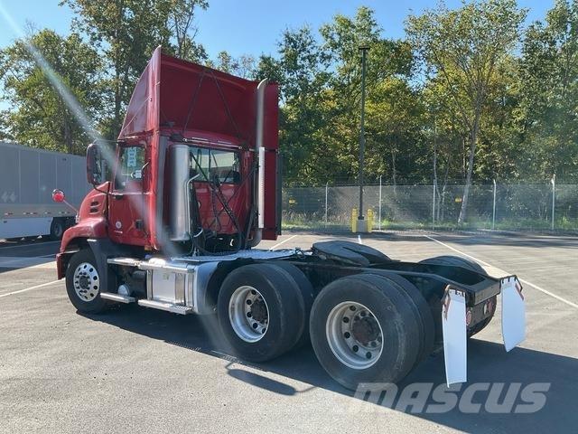 Mack CXU613 Trekkvogner