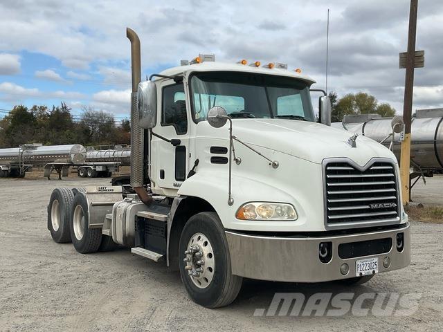 Mack CXU613 Trekkvogner