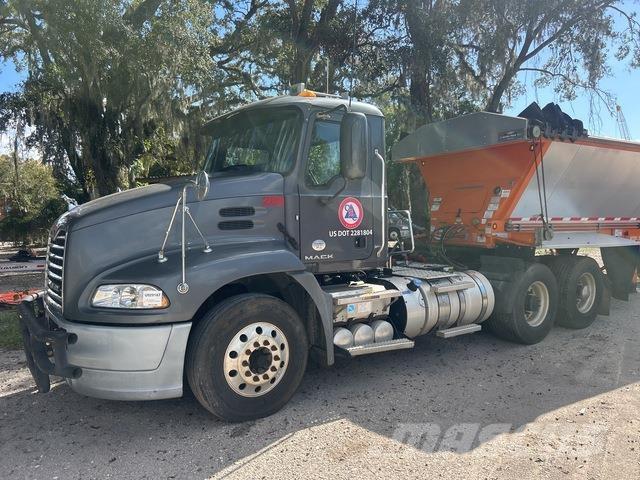 Mack CXU613 Trekkvogner