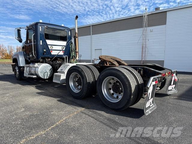 Mack CXU613 Trekkvogner