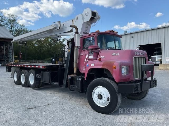 Mack DM686S Andre lastebiler