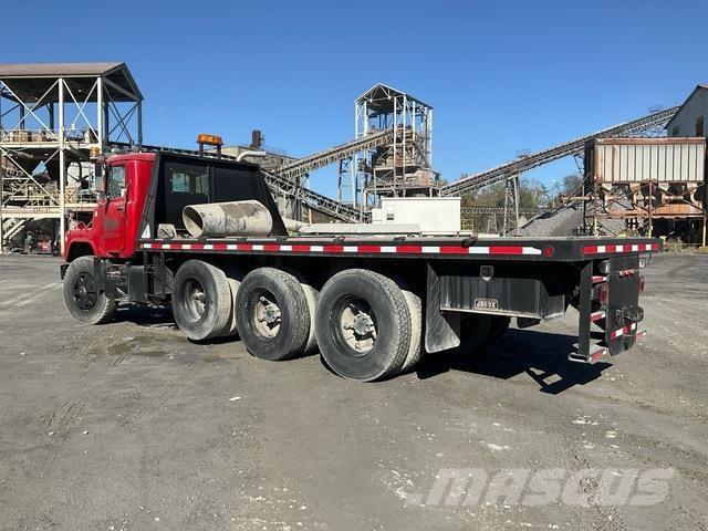 Mack DM686S Planbiler