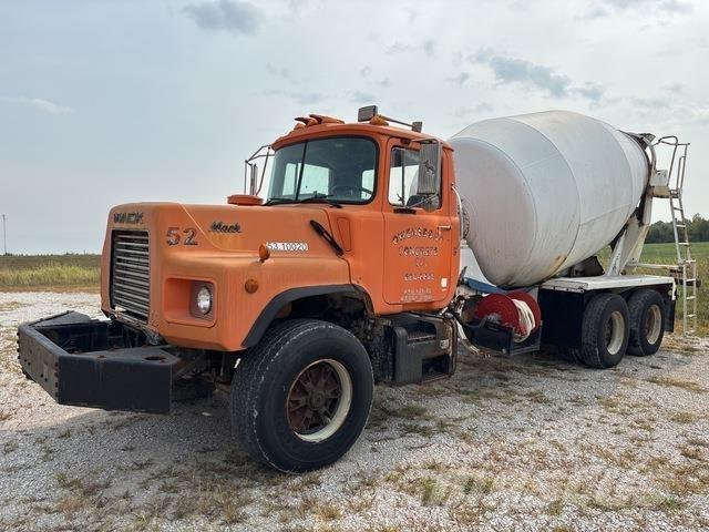 Mack DM690 Vanningsvogn for støvdemping