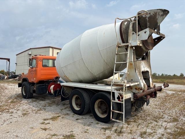 Mack DM690 Vanningsvogn for støvdemping