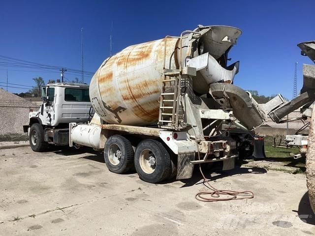 Mack DM690S Andre lastebiler
