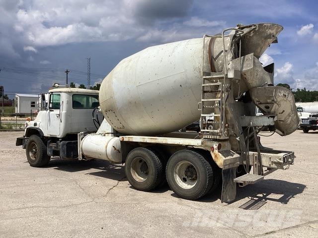 Mack DM690S Andre lastebiler