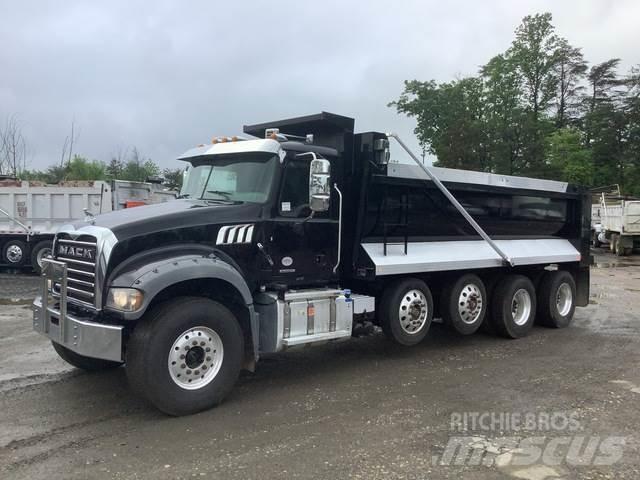 Mack GR64F Tippbil