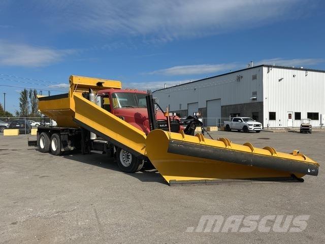 Mack GU433 Snøploger- og skjær