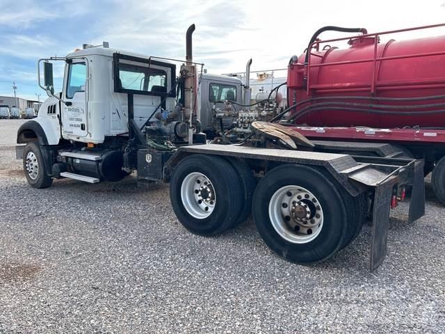 Mack GU713 Trekkvogner
