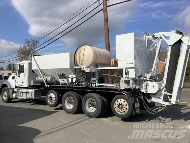 Mack GU713 Betongbiler