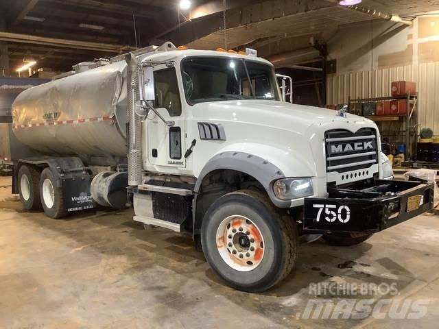 Mack GU713 Vanningsvogn for støvdemping