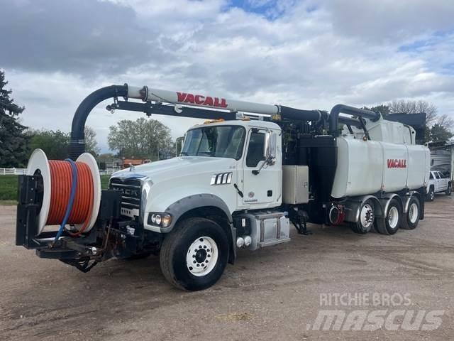 Mack GU713 Beltegraver