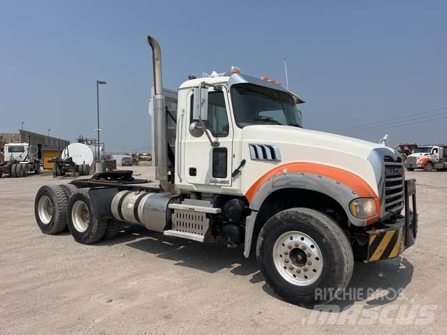 Mack GU713 Trekkvogner