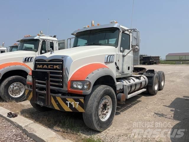 Mack GU713 Trekkvogner