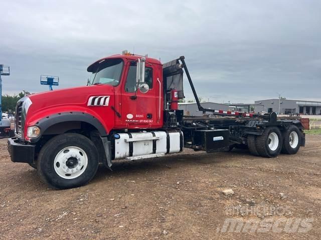 Mack GU713 Liftdumper biler