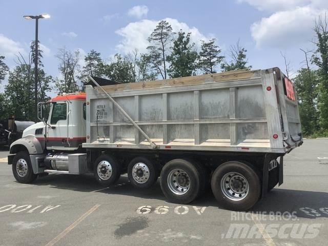 Mack GU713 Tippbil