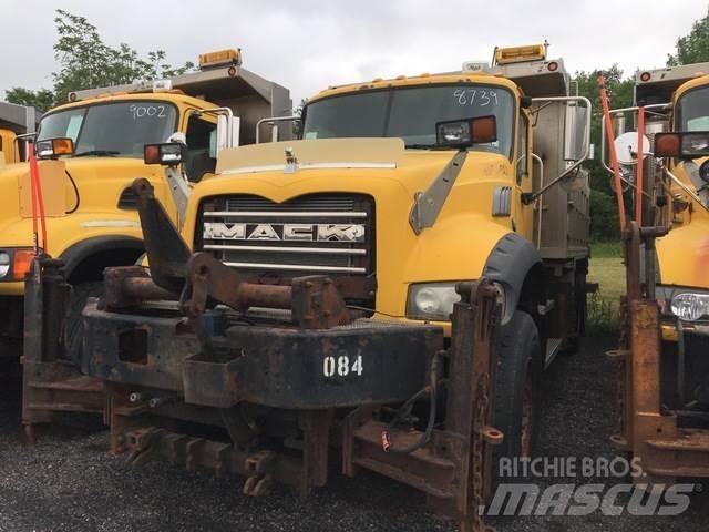 Mack GU713 Snøploger- og skjær