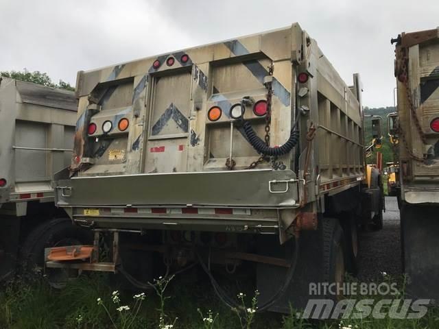 Mack GU713 Snøploger- og skjær