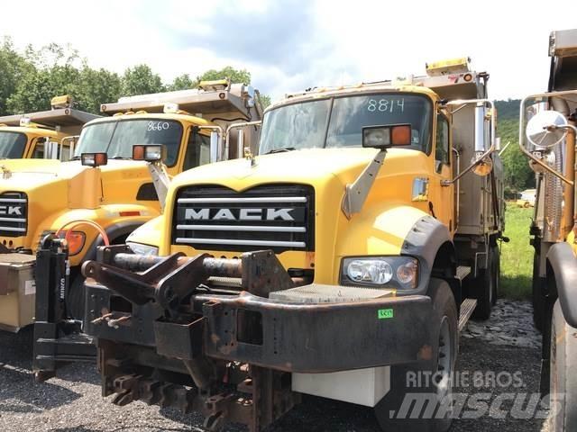 Mack GU713 Snøploger- og skjær