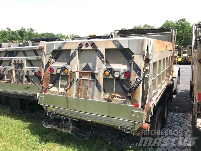Mack GU713 Snøploger- og skjær