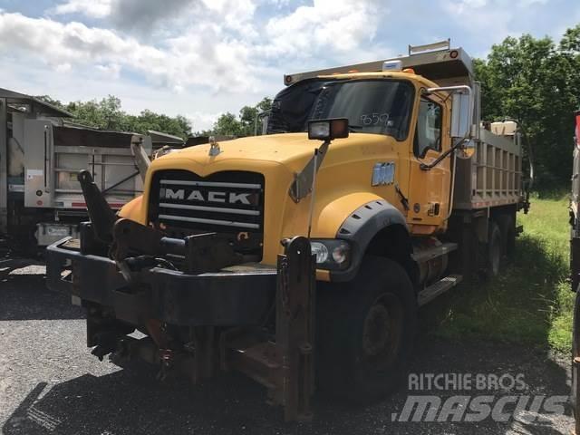 Mack GU713 Snøploger- og skjær