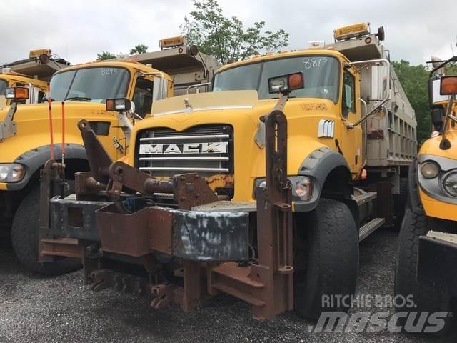Mack GU713 Snøploger- og skjær