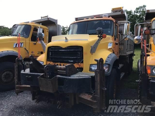 Mack GU713 Tippbil