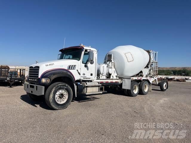 Mack GU713 Andre lastebiler
