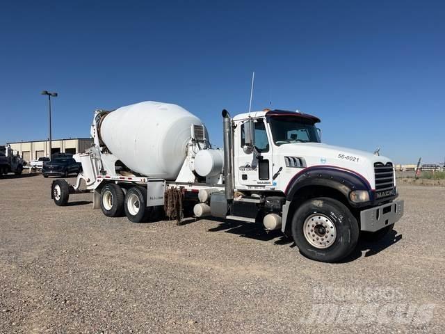 Mack GU713 Andre lastebiler