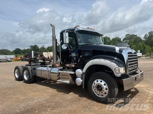 Mack GU713 Trekkvogner