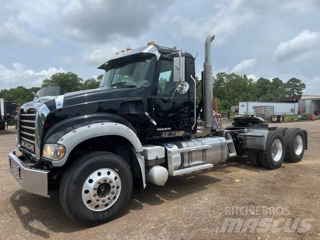 Mack GU713 Trekkvogner