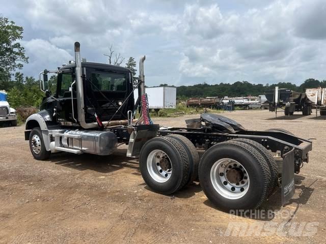 Mack GU713 Trekkvogner