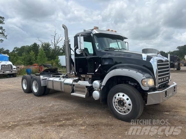 Mack GU713 Trekkvogner