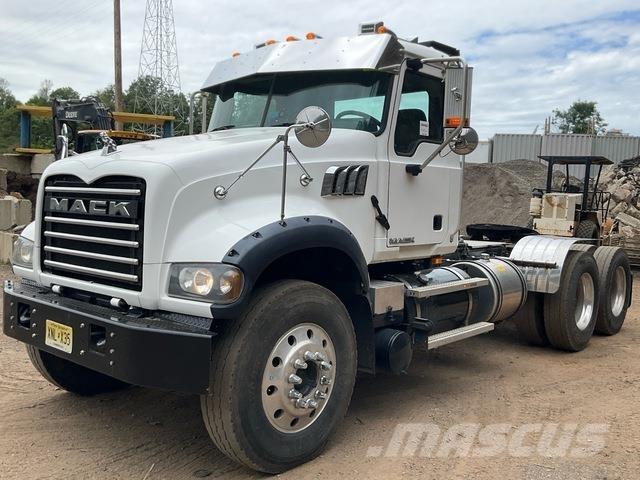 Mack GU713 Trekkvogner