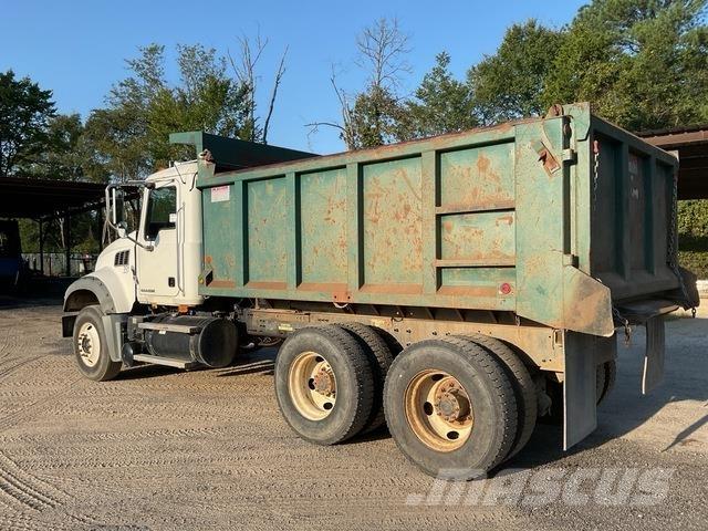 Mack GU713 Tippbil