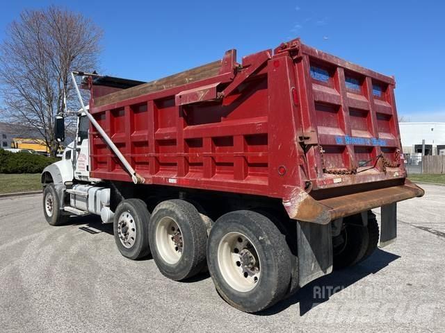Mack GU714 Tippbil