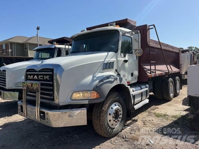 Mack GU813 Tippbil