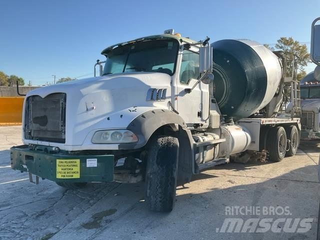 Mack GU813 Andre lastebiler