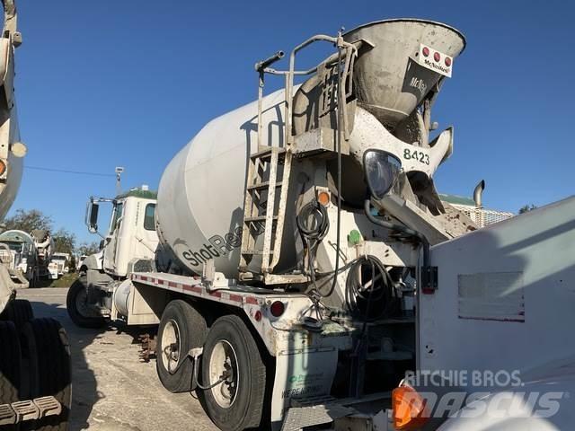 Mack GU813 Andre lastebiler