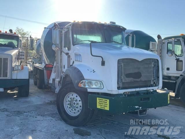 Mack GU813 Andre lastebiler