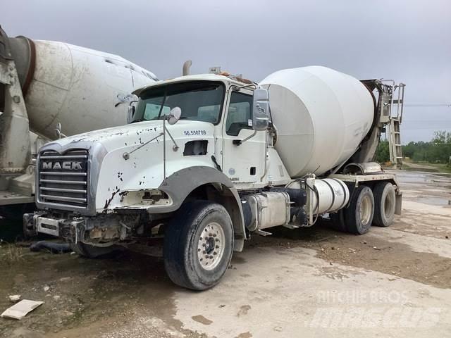 Mack GU813 Andre lastebiler
