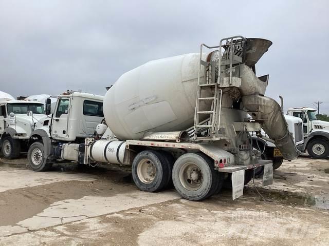 Mack GU813 Andre lastebiler