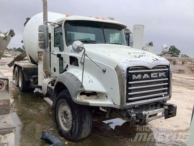 Mack GU813 Andre lastebiler